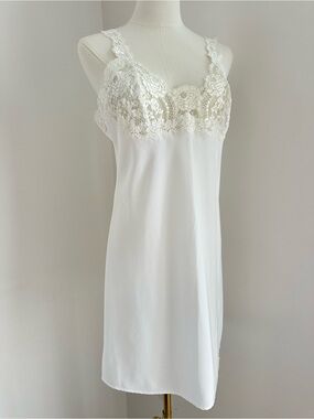 New La Perla Elegant Lace Trim White Chemise #016